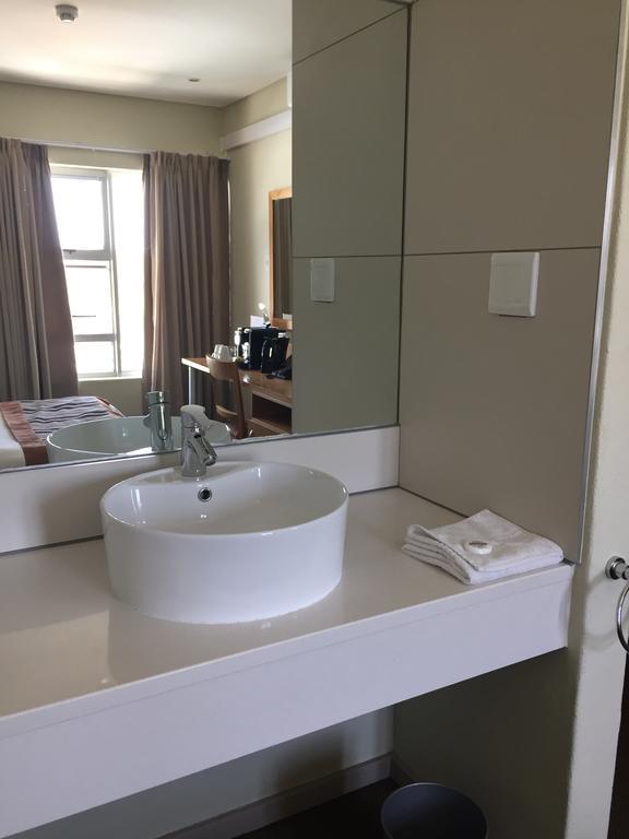 River City Inn Upington Exteriör bild